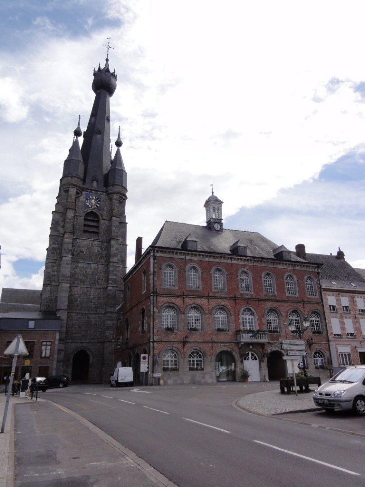 Solre-le-Château (59740) église et mairie