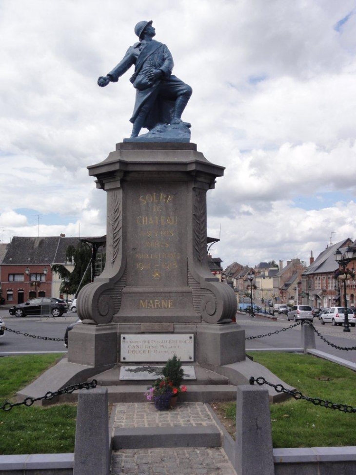 Solre-le-Château (59740) monument aux morts