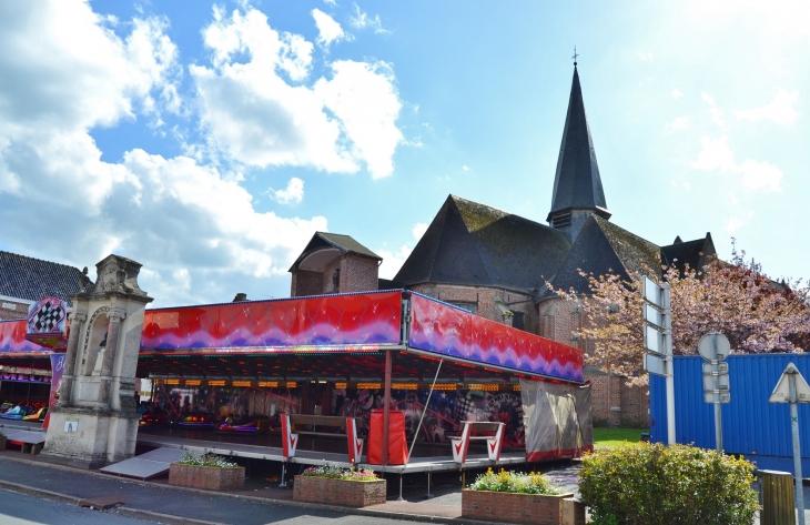 L'église ( un jour de foire ) - Steenbecque