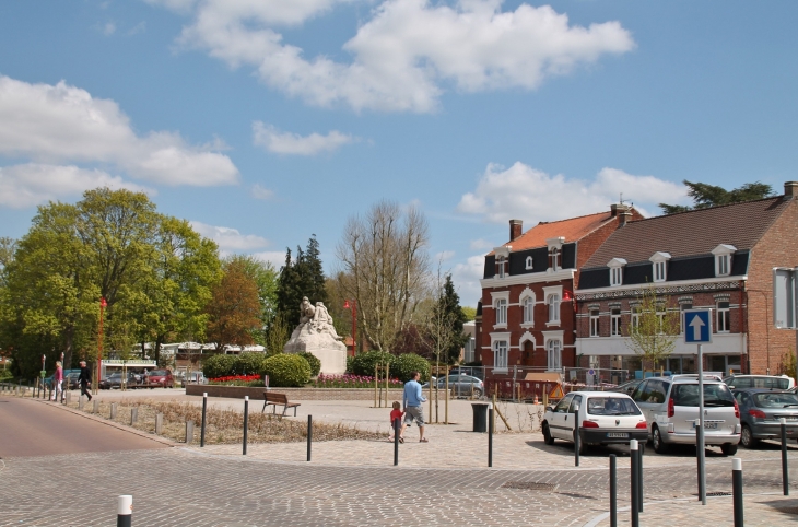 Le Village ( La Place ) - Steenwerck