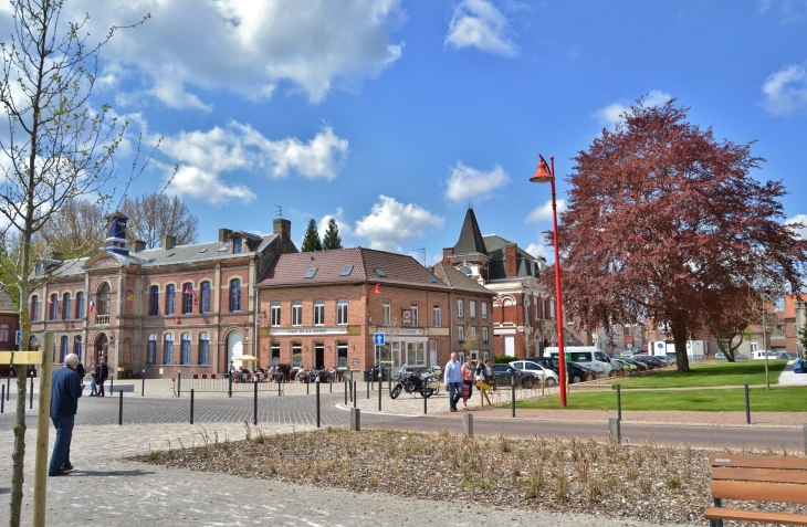 Le Village ( La Place ) - Steenwerck