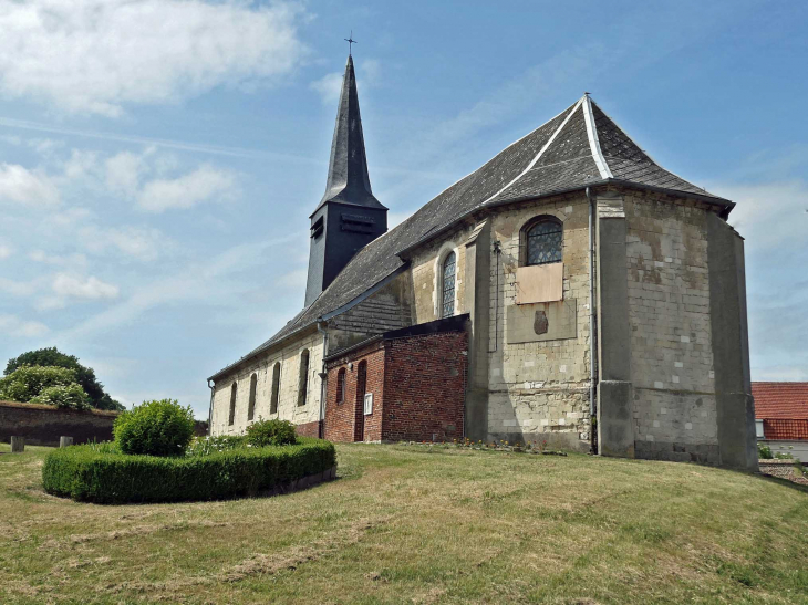 Le chevet de l'église - Thun-l'Évêque