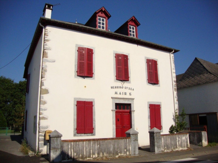 Troisvilles (59980) la mairie