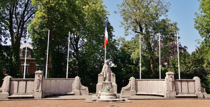 Monument-aux-Morts - Valenciennes