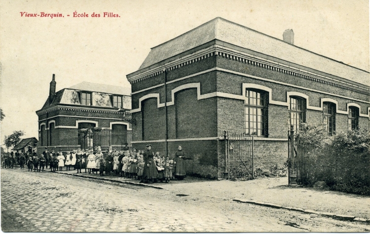 Ecole des Filles (carte postale de 1910) - Vieux-Berquin