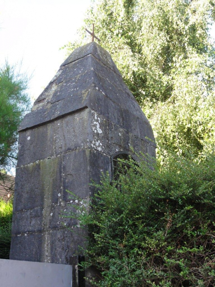 Vieux-Mesnil (59138) Chapelle Jésus et Notre Dame de Miséricorde, 1742