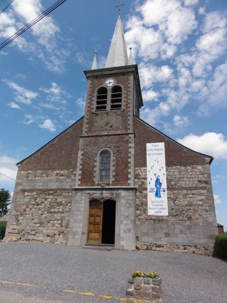 Villers-Sire-Nicole (59600) église Saint Martin, façade