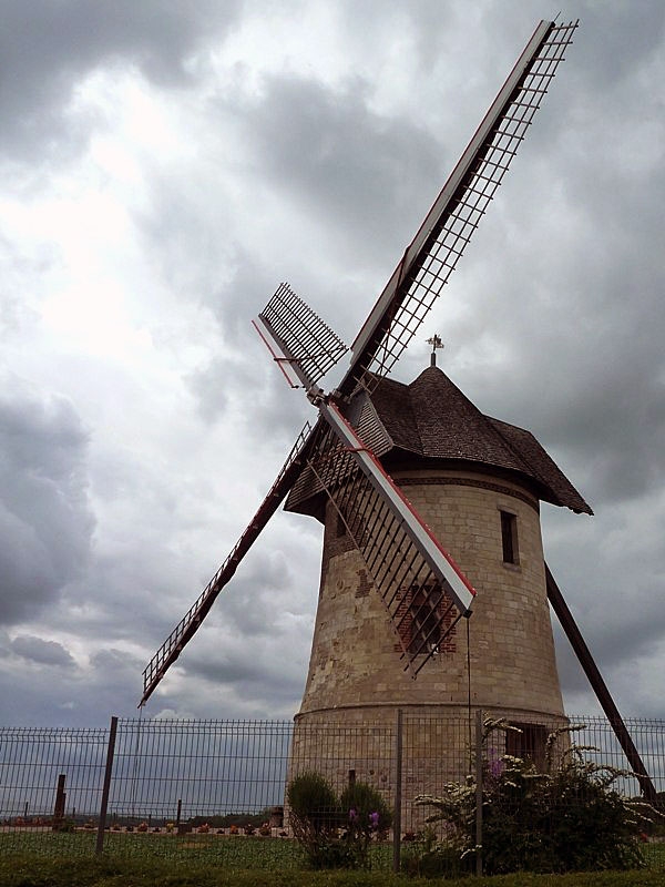 Le moulin Brunet (dit aussi moulin de Déheries) - Walincourt-Selvigny