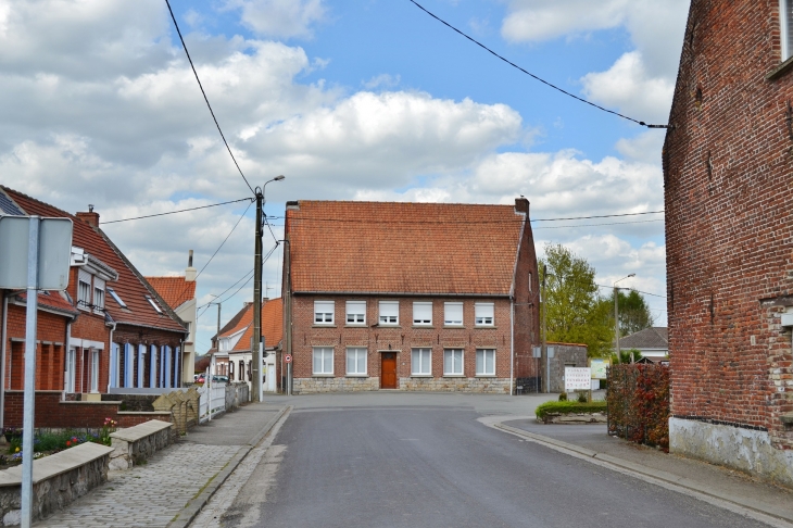 Le Village - Wallon-Cappel