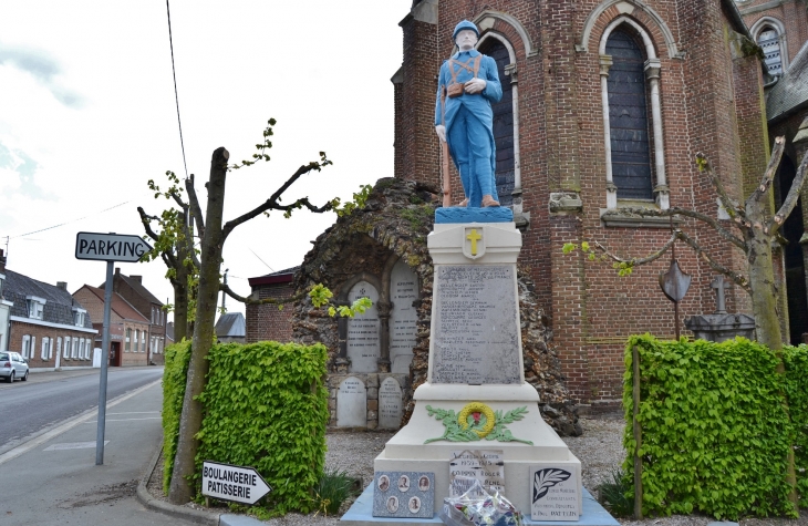 Monument aux Morts - Wallon-Cappel