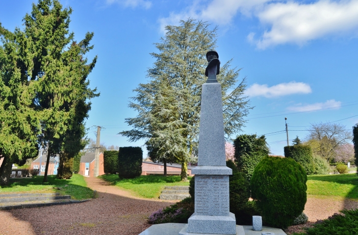 Monument aux Morts - Wargnies-le-Grand