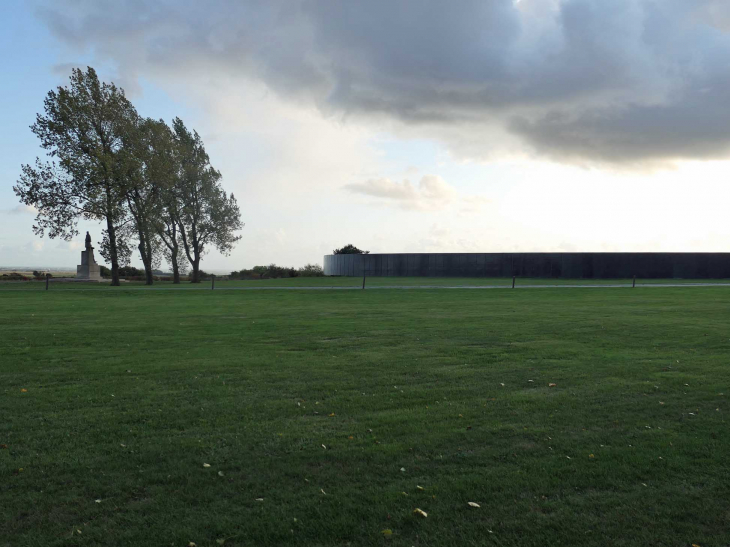 Notre Dame de Lorette : l'anneau de mémoire  - Ablain-Saint-Nazaire