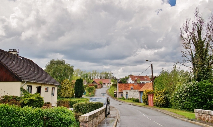 Le Village - Affringues