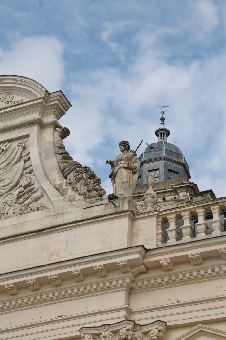 Hotel-de-Ville ( Détail ) - Aire-sur-la-Lys