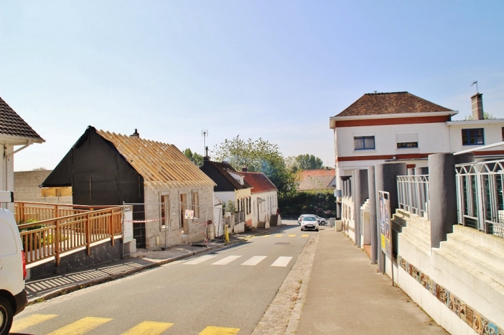 Le Village - Attin