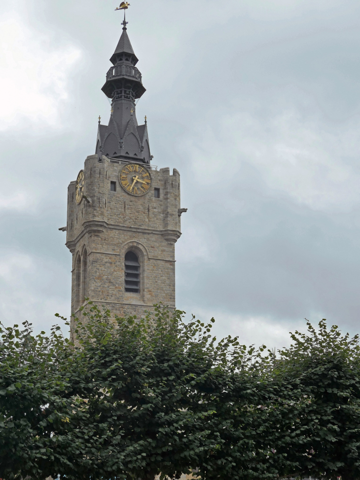 Le beffroi sur la Grand Place - Béthune