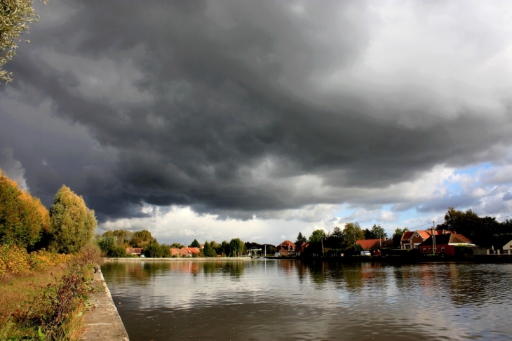 Canal beuvry base nautique