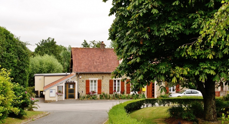 La Mairie - Carly