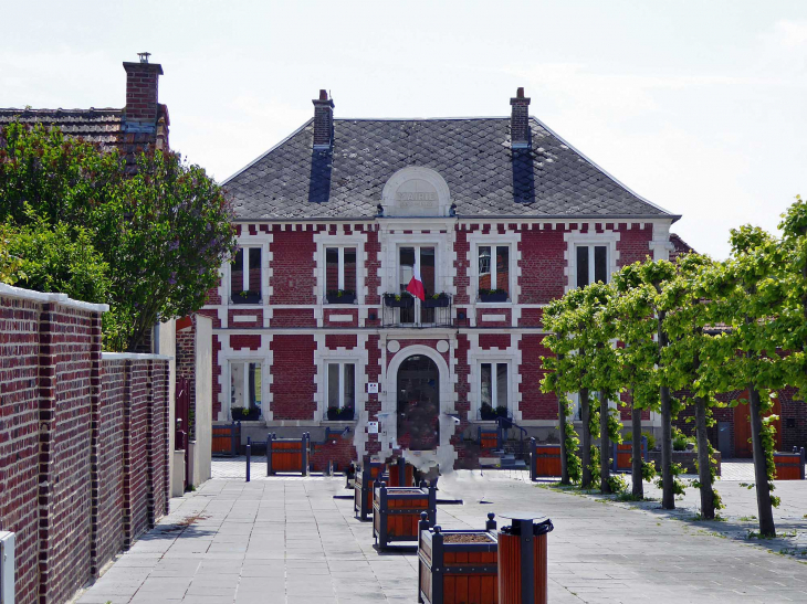 Place de la Mairie - Dainville