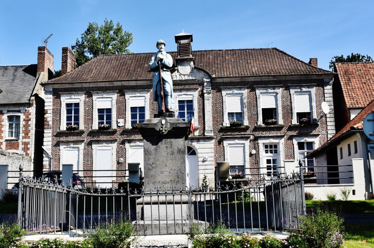 Monument-aux-Morts - Douriez