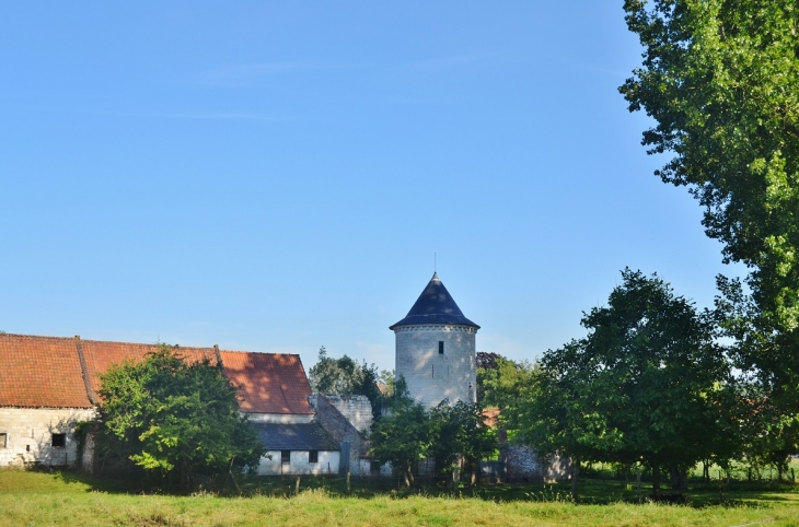 Vestiges du Château d'Esquerdes