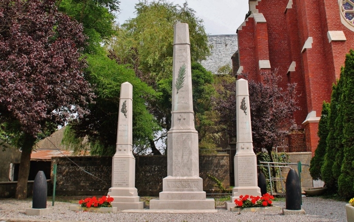 Monument-aux-Morts - Ferques