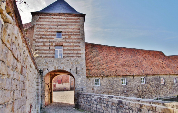 Le Château - Fresnicourt-le-Dolmen