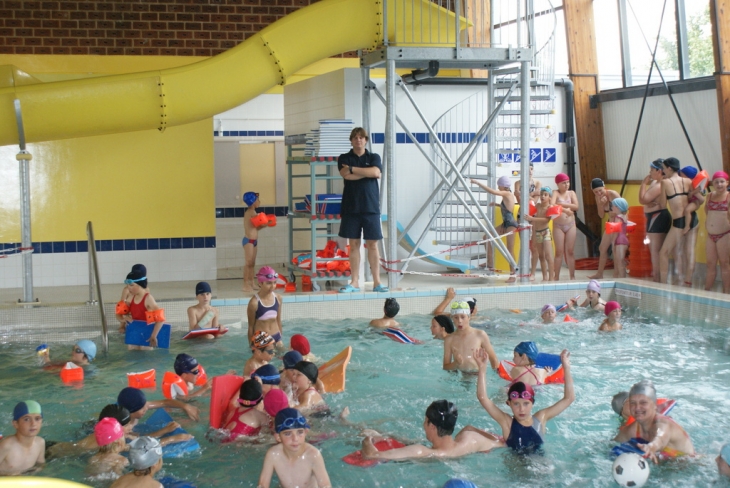 La piscine et le tobbogan - Frévent