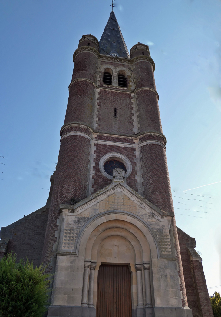 L'entrée de l'église - Graincourt-lès-Havrincourt