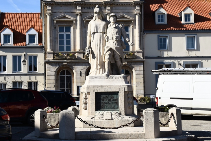 Monument-aux-Morts - Guînes