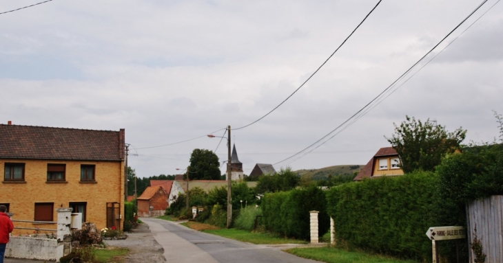 Le Village - Journy