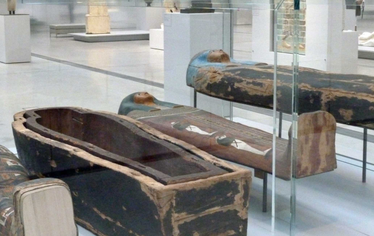 LOUVRE Galerie du Temps Antiquité Egyptienne : sarcophages 900  av JC - Lens