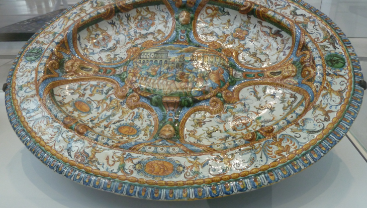 Italie 1560 : plat décoré - Lens