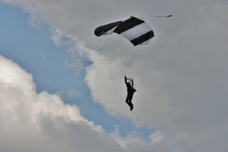 Parachutiste aerodrome - Lens