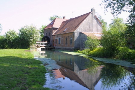 Le moulin de Lugy ,vue du côté du remous