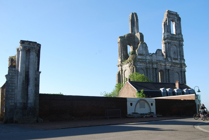 Vue village - Mont-Saint-Éloi