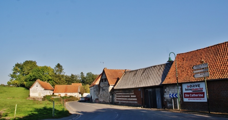 Le Village - Mont-Saint-Éloi