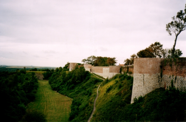 LES RAMPARTS - Montreuil