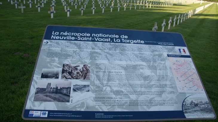 Cimetière Militaire - Neuville-Saint-Vaast