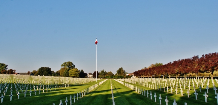 Cimetière Militaire - Neuville-Saint-Vaast