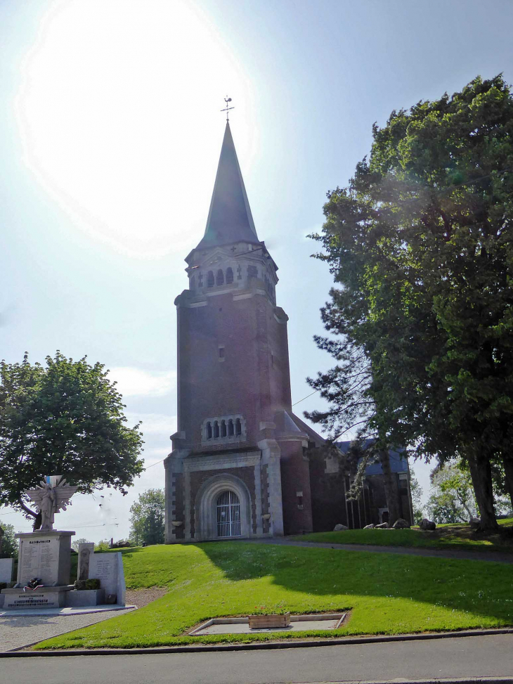 L'église - Neuville-Vitasse