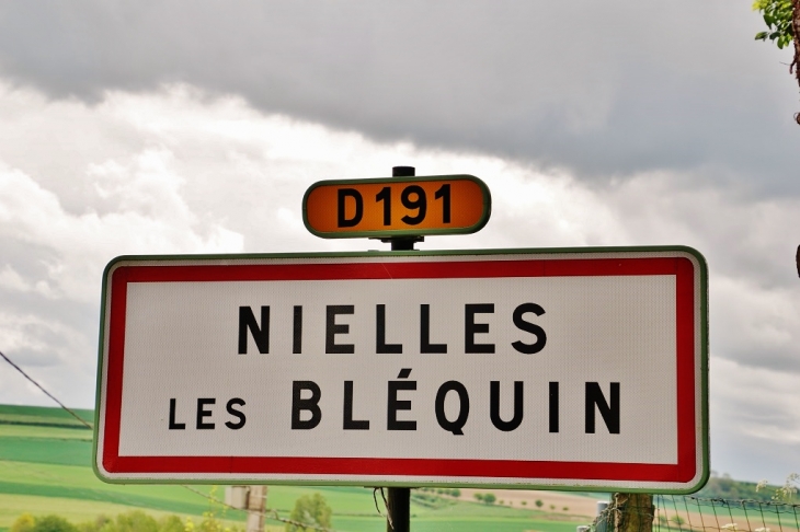  - Nielles-lès-Bléquin