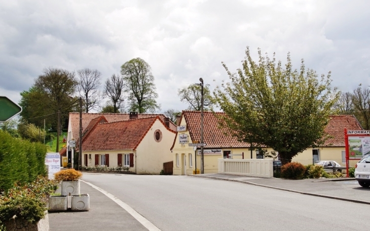 Le Village - Nielles-lès-Bléquin