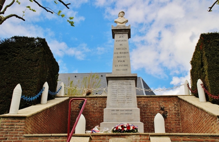 Monument-aux-Morts - Nielles-lès-Bléquin