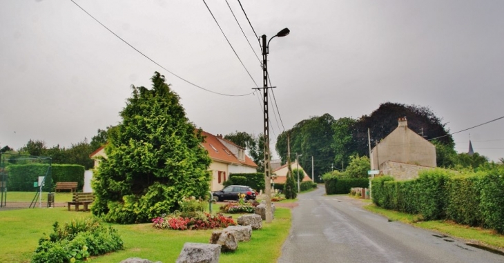 Le Village - Pernes-lès-Boulogne