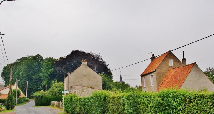 Le Village - Pernes-lès-Boulogne