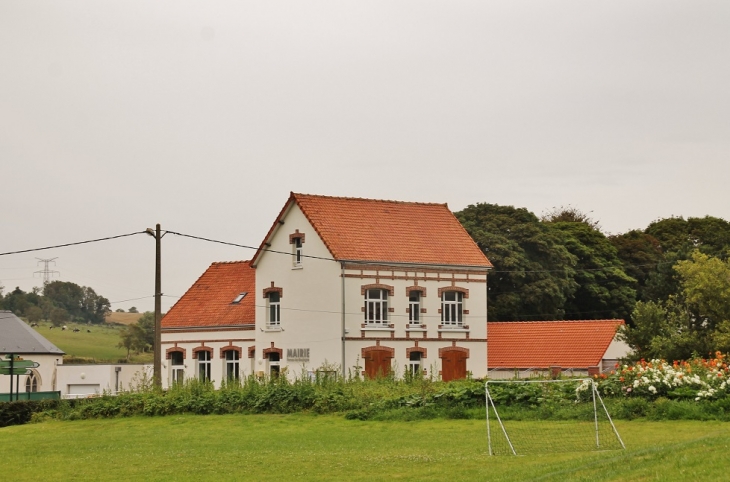 Le Village - Pernes-lès-Boulogne