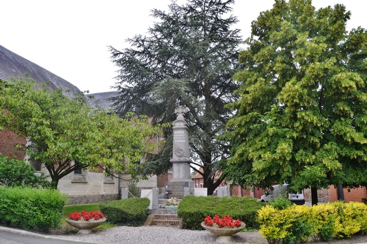 Monument aux Morts - Robecq