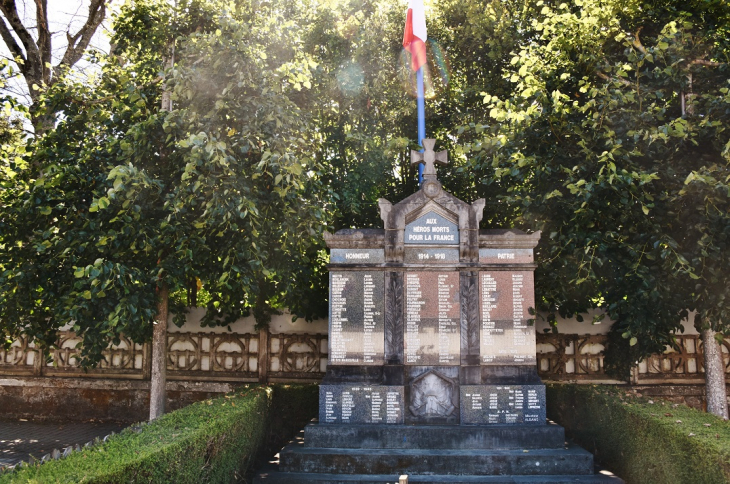 Pont-de-Briques ( Monument-aux-Morts ) - Saint-Étienne-au-Mont