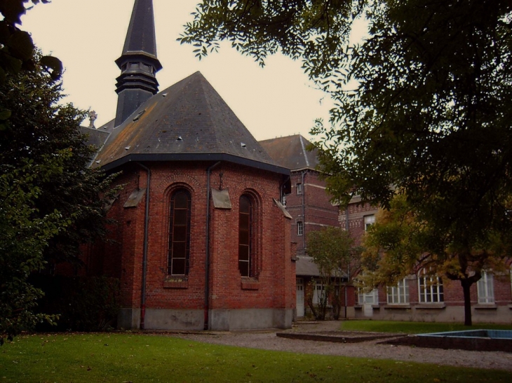 L'Hospice et la cour des vieillards - Saint-Venant